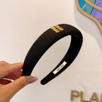 THICK HEADBAND IN BLACK DENIM GOLD LOGO 425463