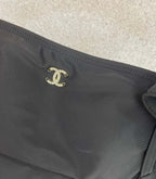 CC BIKINI SWIMSUIT SET IN BLACK ATTACHED WITH GOLD METAL LOGO 615196