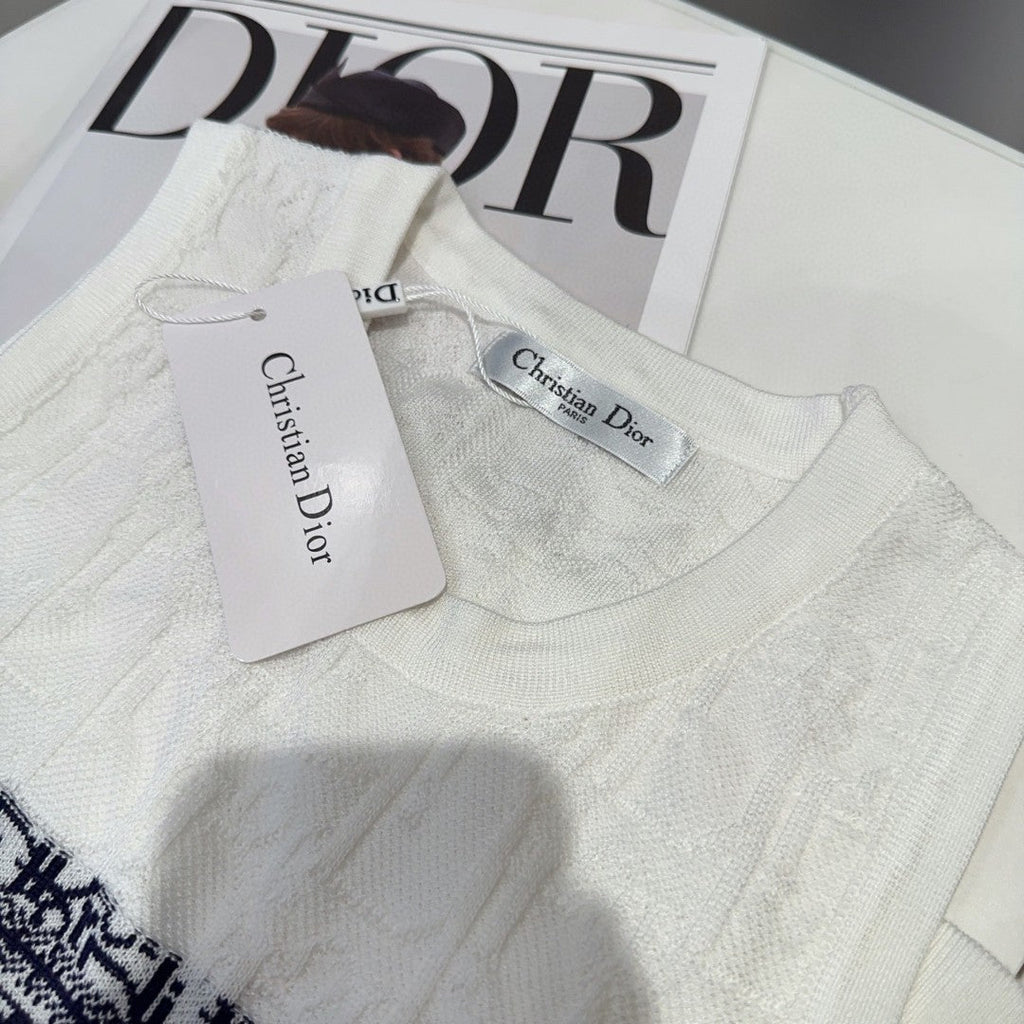 SLEEVELESS TOP 643222 IN WHITE COTTON BLACK LOGO