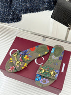 SLIDE SANDALS IN WARM BEIGE FABRIC FLORAL AND LEAF PRINT