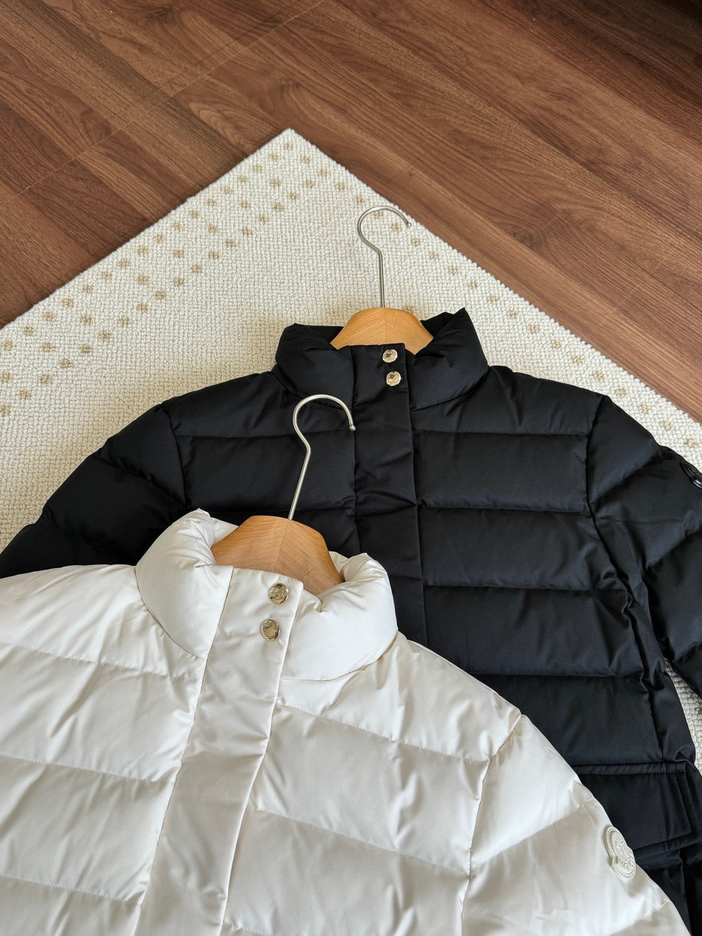 MONCLER 25S LIGHTWEIGHT STAND-COLLAR DOWN JACKET 221