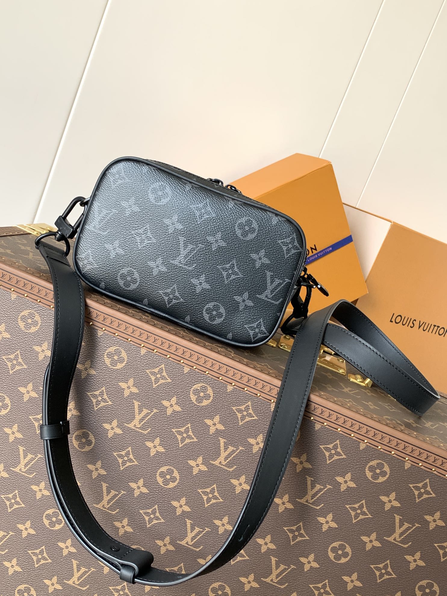 LV Nano Alpha 18.5 cm Black Monogram Eclipse Canvas