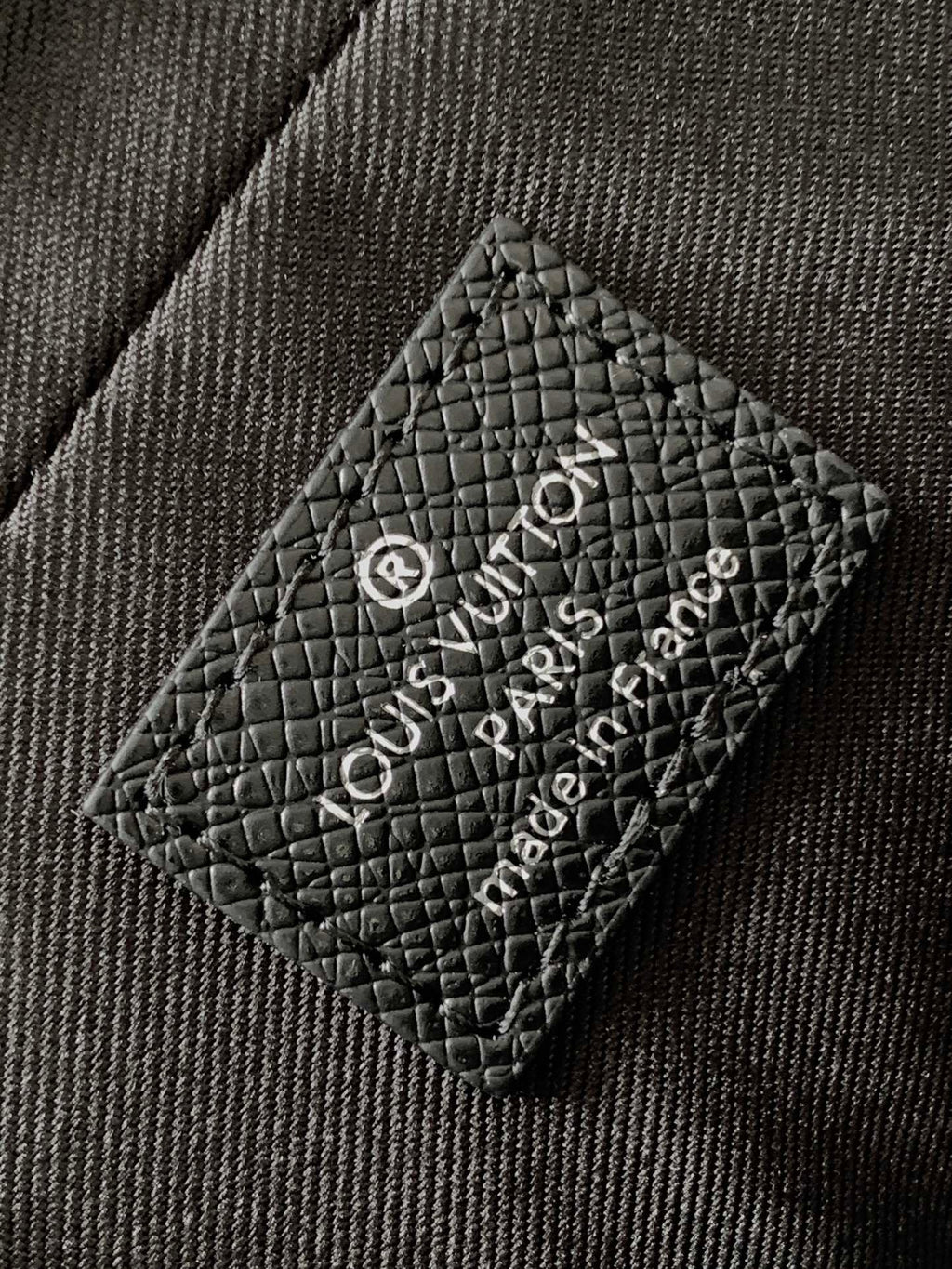 LV M30925 Porte-Documents Voyage NM Black Grain Leather