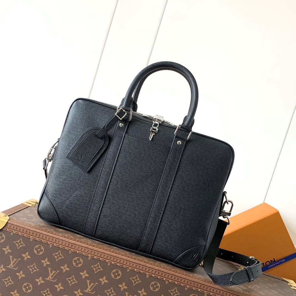 LV M30925 Porte-Documents Voyage NM Black Grain Leather