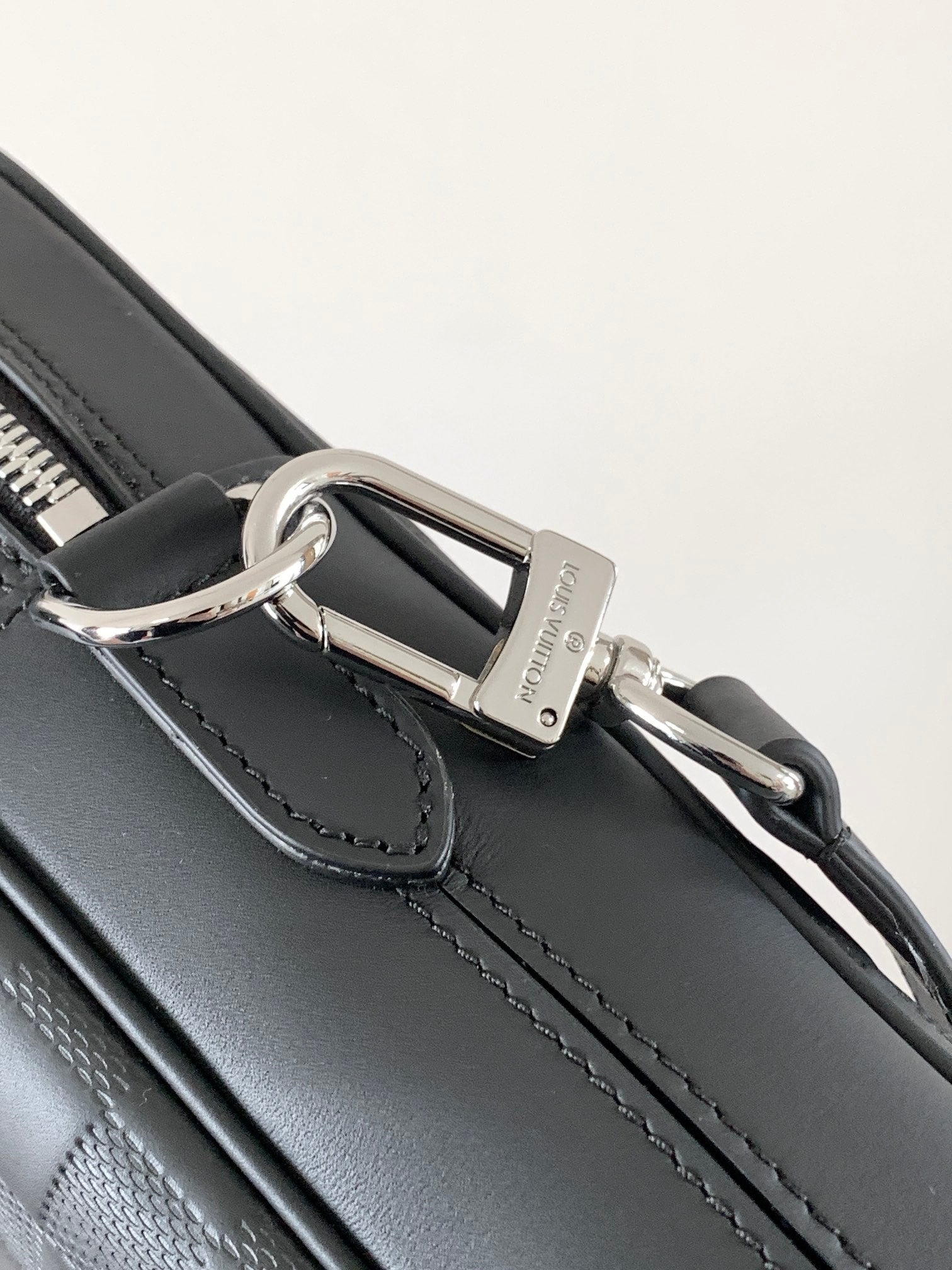 LV N40444 Porte-Documents Voyage NM Black Damier Infini Leather