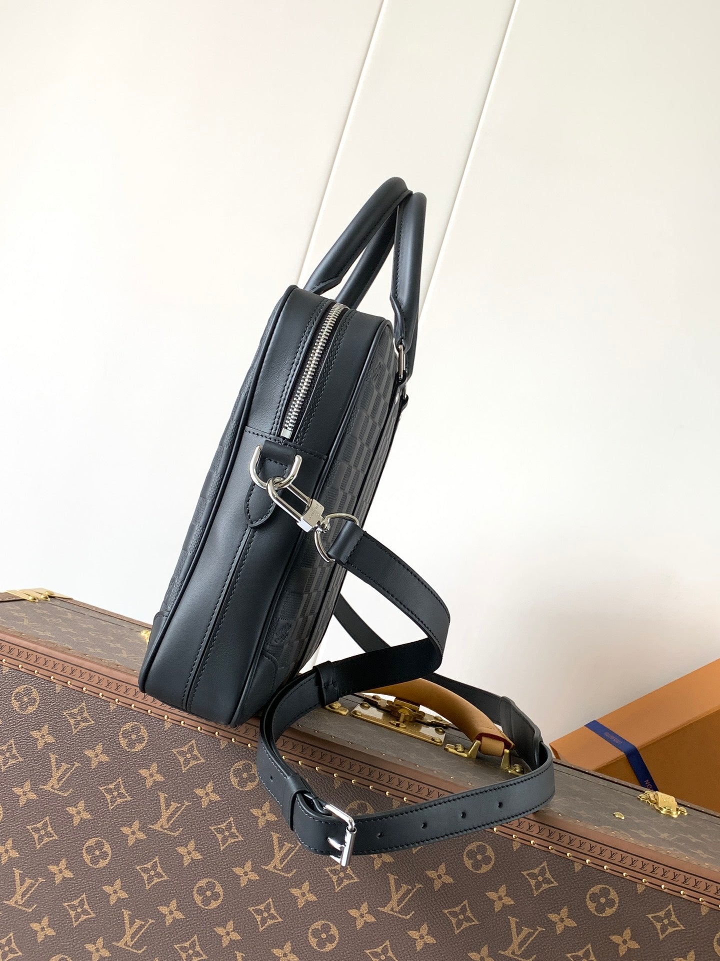 LV N40444 Porte-Documents Voyage NM Black Damier Infini Leather