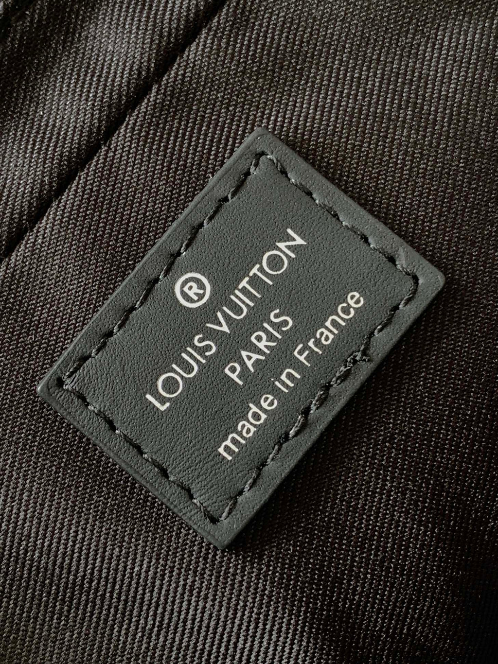 LV N40444 Porte-Documents Voyage NM Black Damier Infini Leather