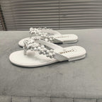THONG SLIPPERS CAMELLIA IN WHITE CALFSKIN