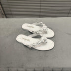 THONG SLIPPERS CAMELLIA IN WHITE CALFSKIN