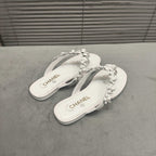 THONG SLIPPERS CAMELLIA IN WHITE CALFSKIN