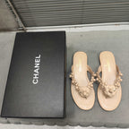 THONG SLIPPERS CAMELLIA IN BEIGE CALFSKIN