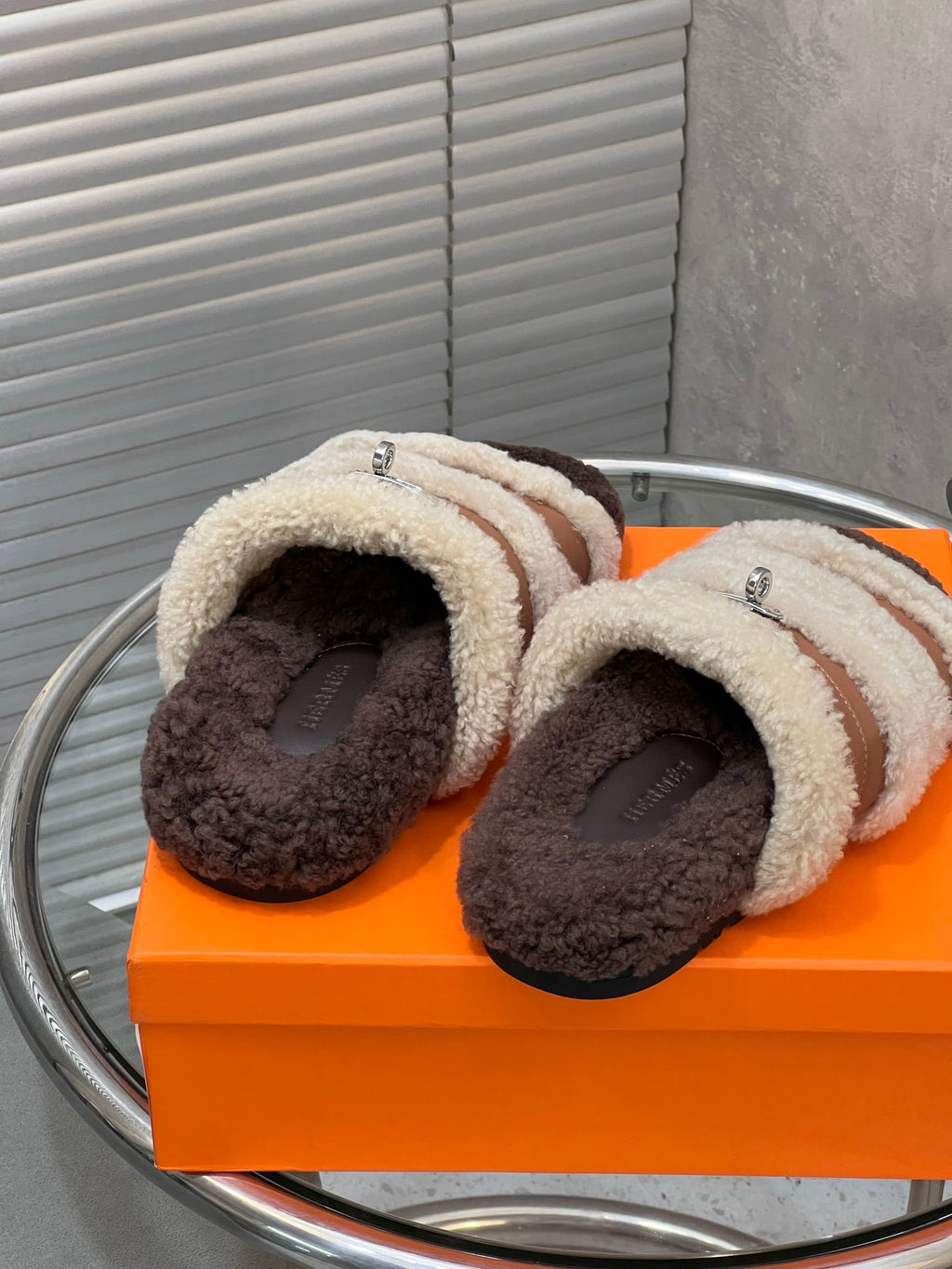 HM 25S SANDAL IN BEIGE WOOL AND BROWN LAMBSKIN WITH SILVER HARDWARE
