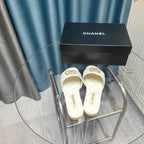 QUILTED SLIPPERS WHITE SHEEPSKIN