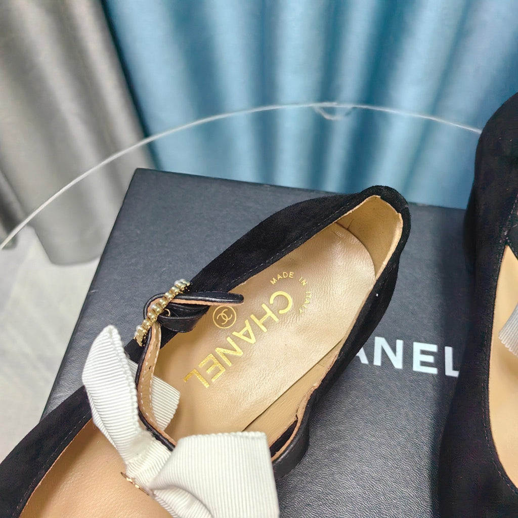 HIGH MARY JANE SHOES BLACK SUEDE WITH WHITE BOW