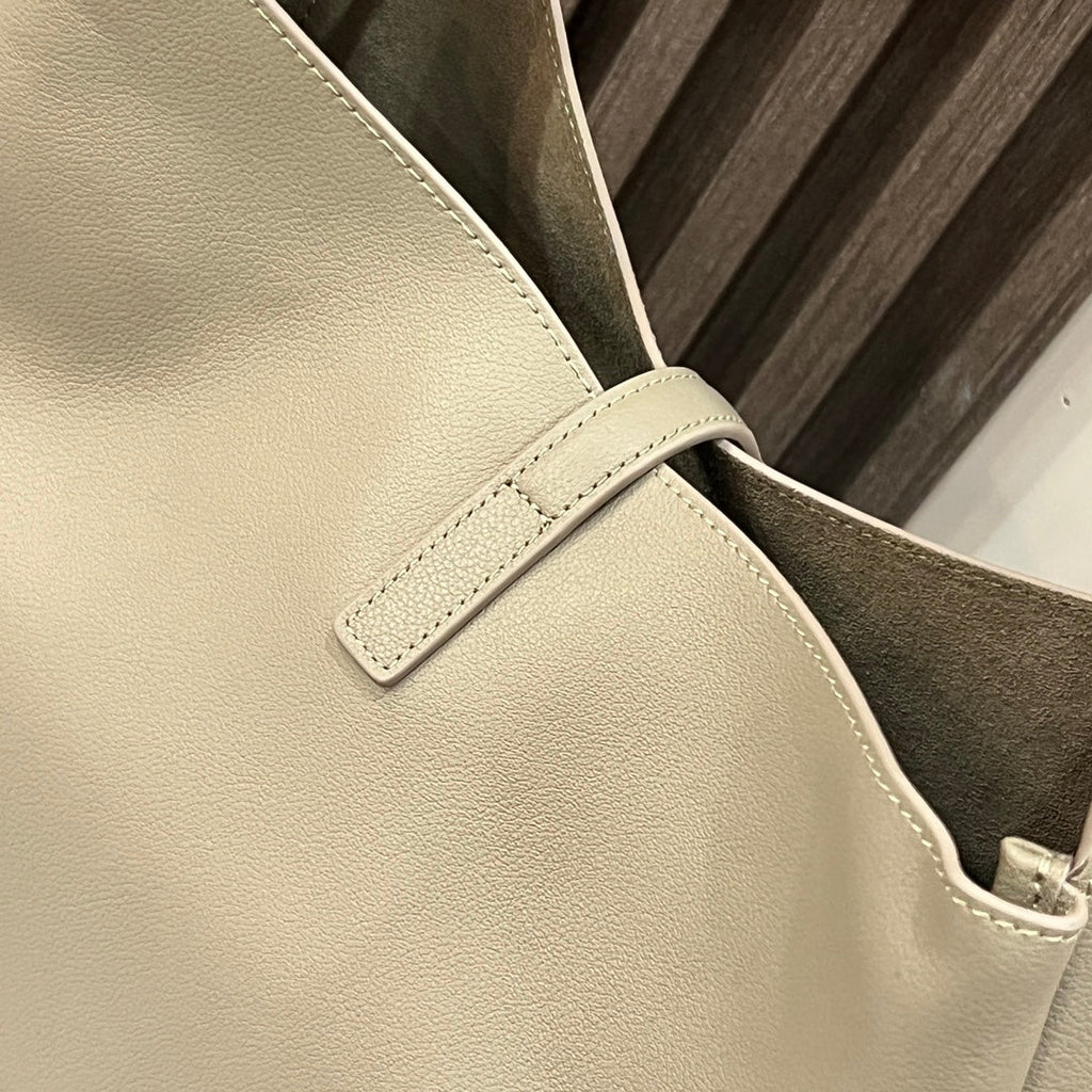 le 5a7 large 30cm grey calfskin