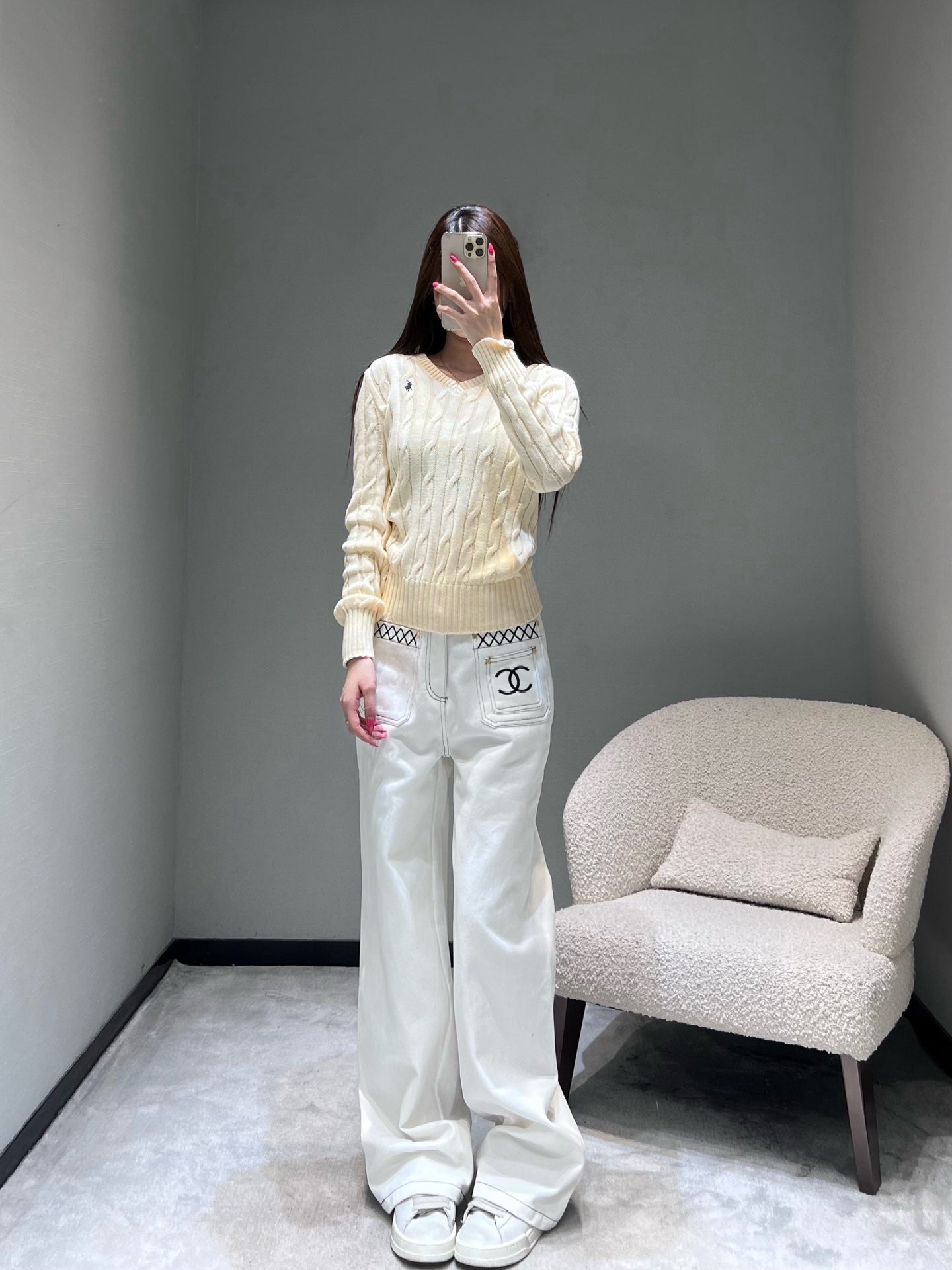 RALPH LAUREN KNITTED V-NECK SWEATER 404