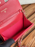 CC 24 Classic Wallet On Chain 11cm Red Caviar Leather 240676