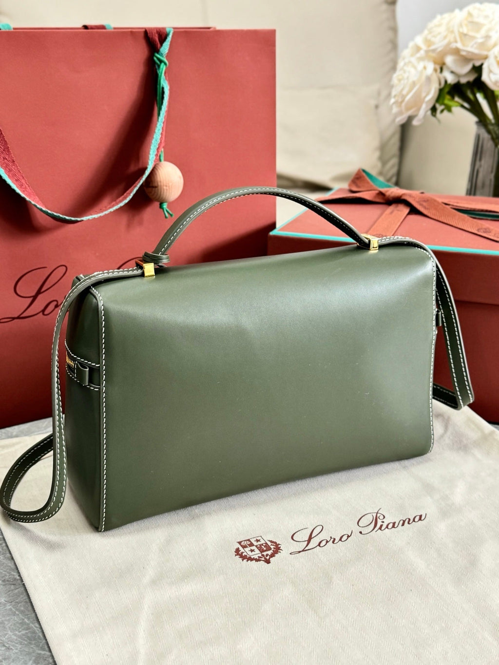 LP Extra Pouch L27 Ribbon Green Calfskin 282236