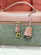 LP Extra Pouch L27 Muted Pink Cashmere Calfskin 282224
