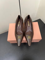 POINTED-TOE MID HEEL PUMPS IN CHOCOLATE SMOOTH LAMBSKIN