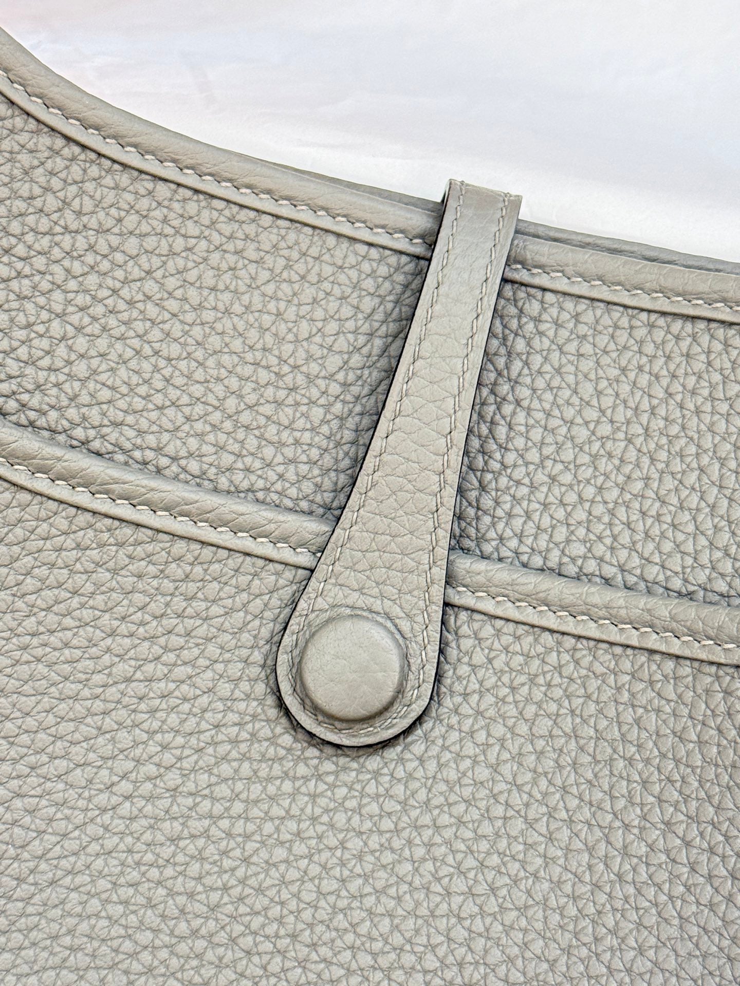HM Evelyne 23cm Cloud Gray Togo Leather 281209