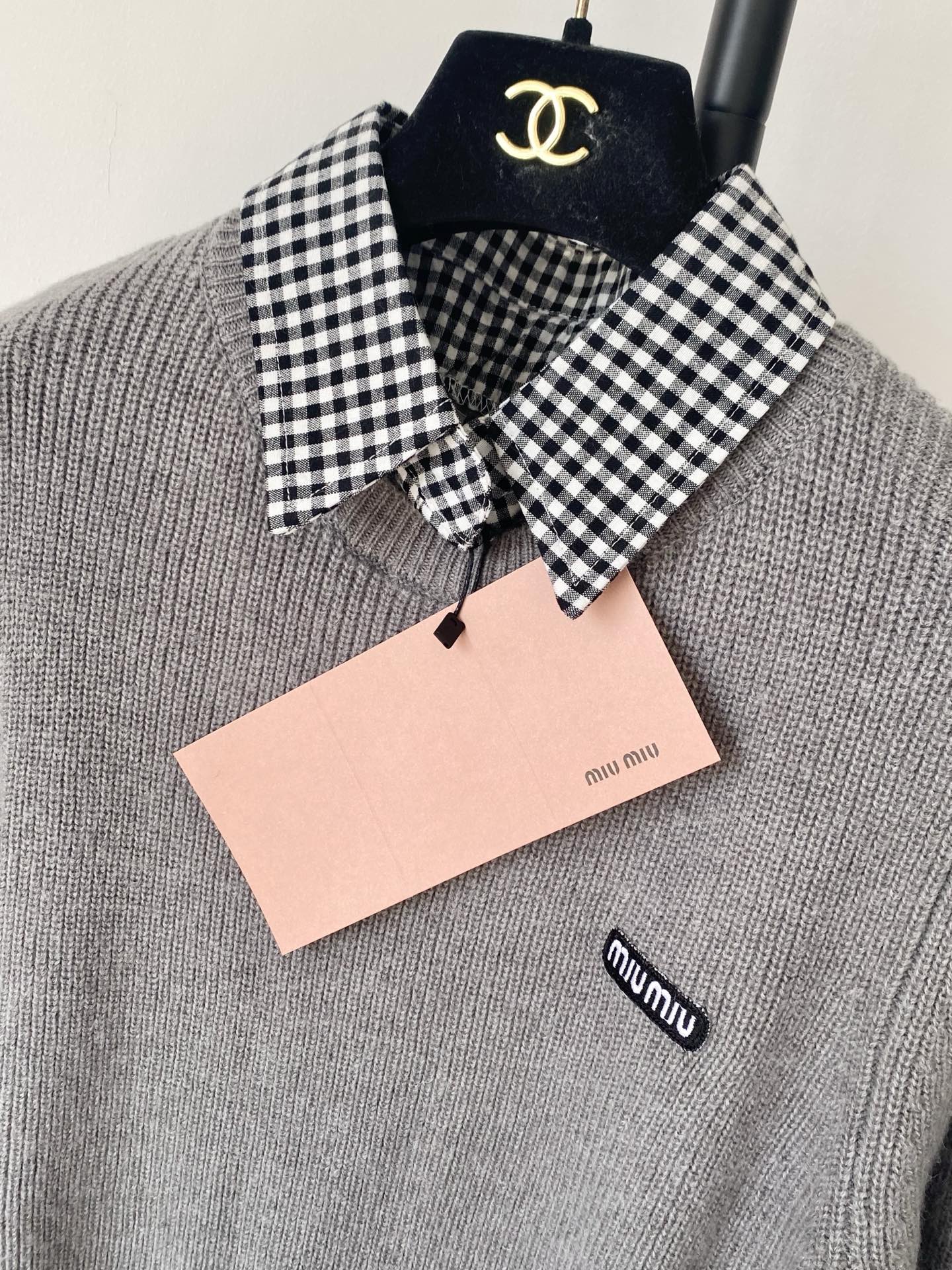 MIUMIU PULLOVER SWEATER STYLE 317