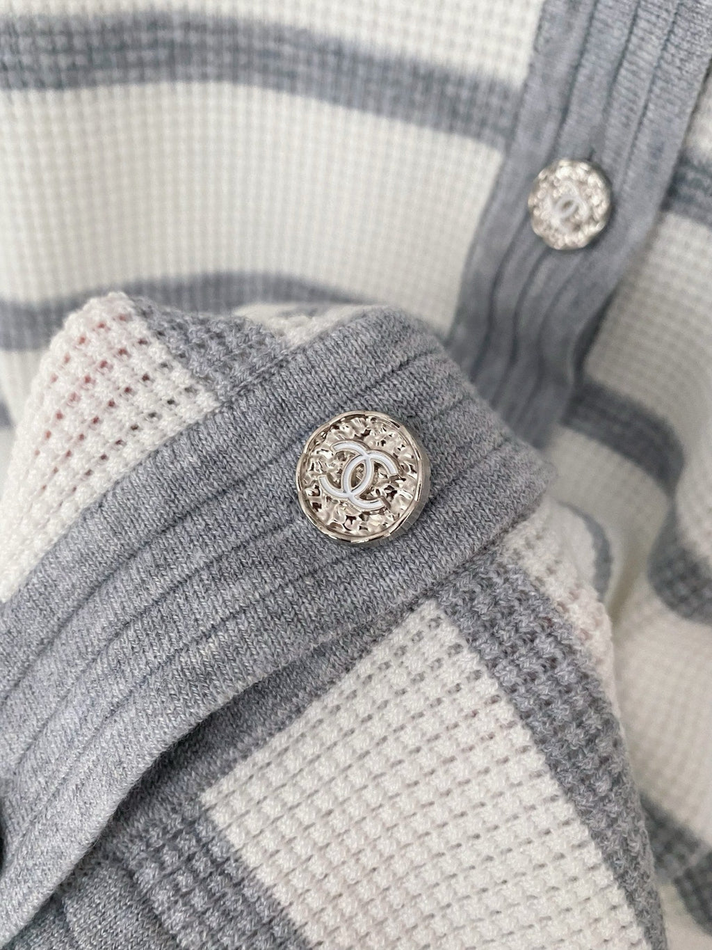 CHANEL 25S CARDIGAN STYLE 138