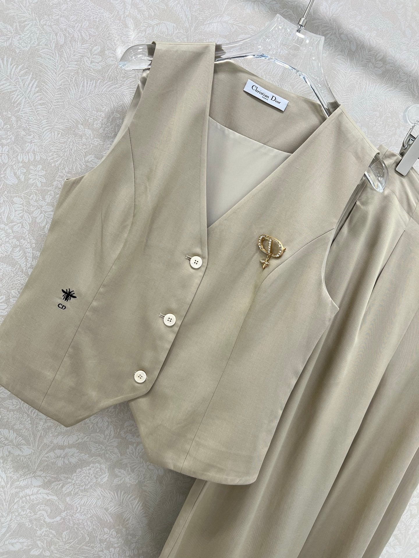 DIOR WIDE-LEG PANTS AND VEST SET 275206