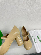 ATOMIC MARY-JANE PUMP 9 CM IN BISQUE BEIGE CALFSKIN