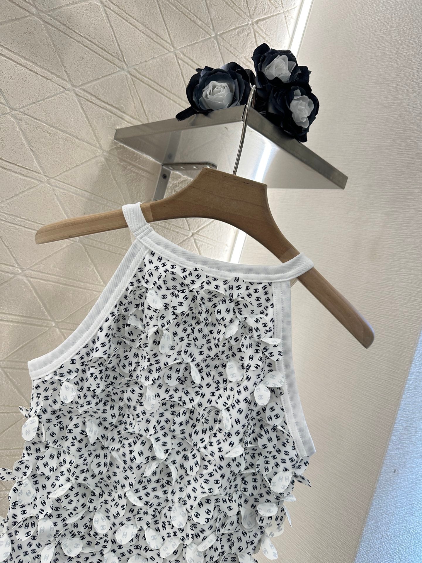 CHANEL 25S OFF-SHOULDER TANK TOP 265586