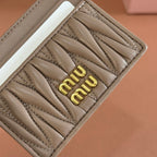 MATELASSÉ NAPPA LEATHER CARD HOLDER TAUPE GRAY
