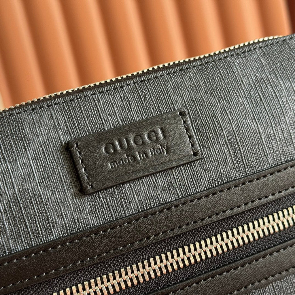 GG SUPREME MESSENGER BAG 23 IN BLACK COATED CANVAS