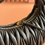 Wander Matelassé Hobo Bag 20cm Black Nappa Leather