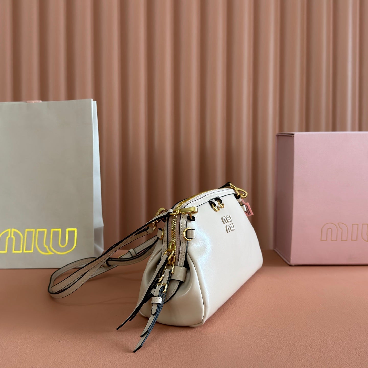 Miu Caprice Clutch Pastel Pink Leather 280754