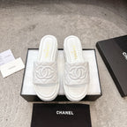 WEDGE HEELS IN WHITE CALFSKIN QUILTED