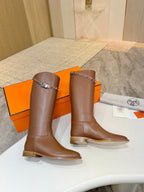 HM 25S KNEE-HIGH FLAT BOOTS IN BROWN LAMBSKIN WITH SILVER HARDWARE