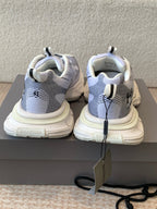 UNDER ARMOUR 3XL KNIT SNEAKER IN LIGHT GRAY WHITE AND BLACK POLYESTER