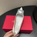 ROGER VIVIER 25S GRETE BALLET FLATS IN IVORY SILK WITH EMBELLISHED CRYSTALS