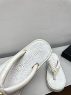 THONG SLIPPERS IN WHITE LAMBSKIN