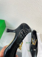 SHARP CHAIN PUMP 6 CM IN BLACK CALFSKIN
