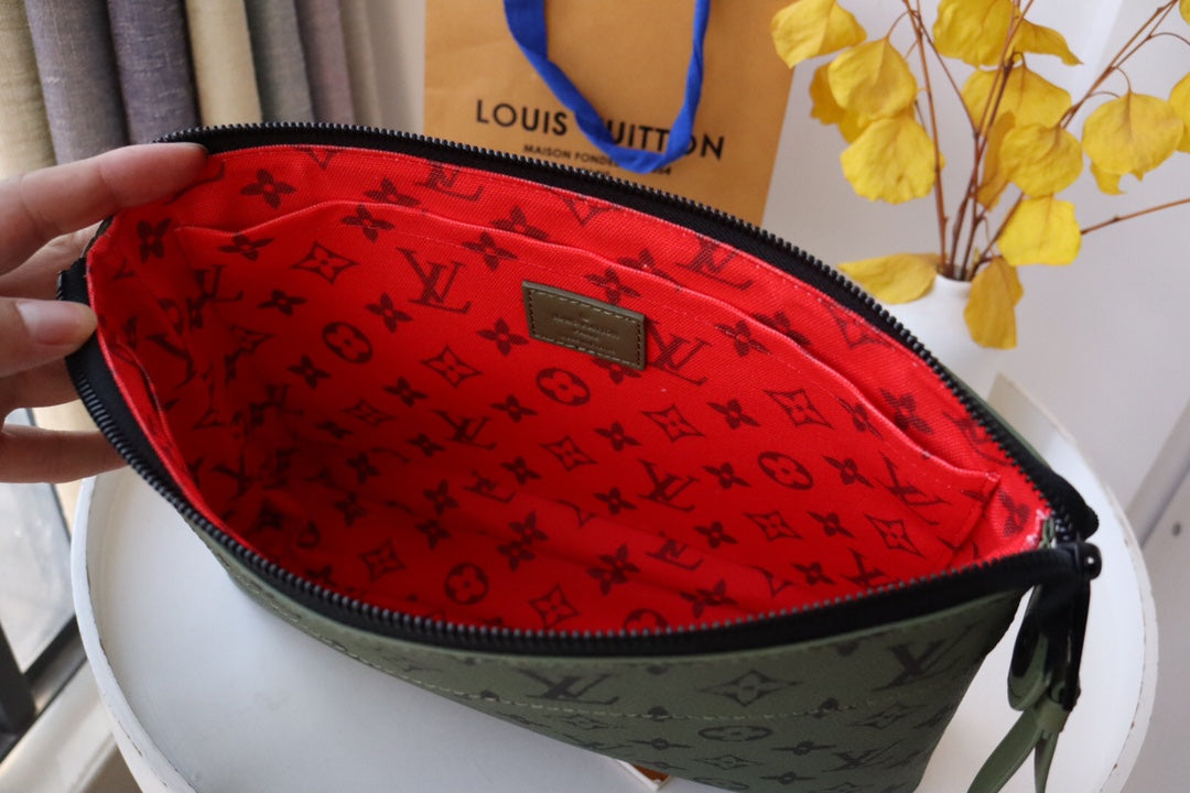 LV M82800 Pochette Voyage Souple Green Monogram Canvas 179417