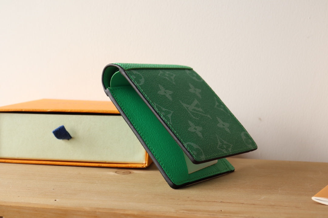 LV M30995 Multiple Wallet Green Monogram Canvas & Taïga Leather 180059