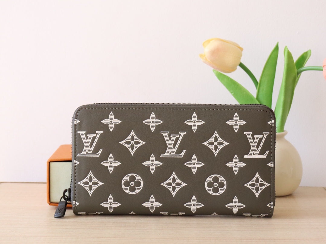 LV M12578 Zipper Wallet Anthracite Grey Monogram Cowhide 224284