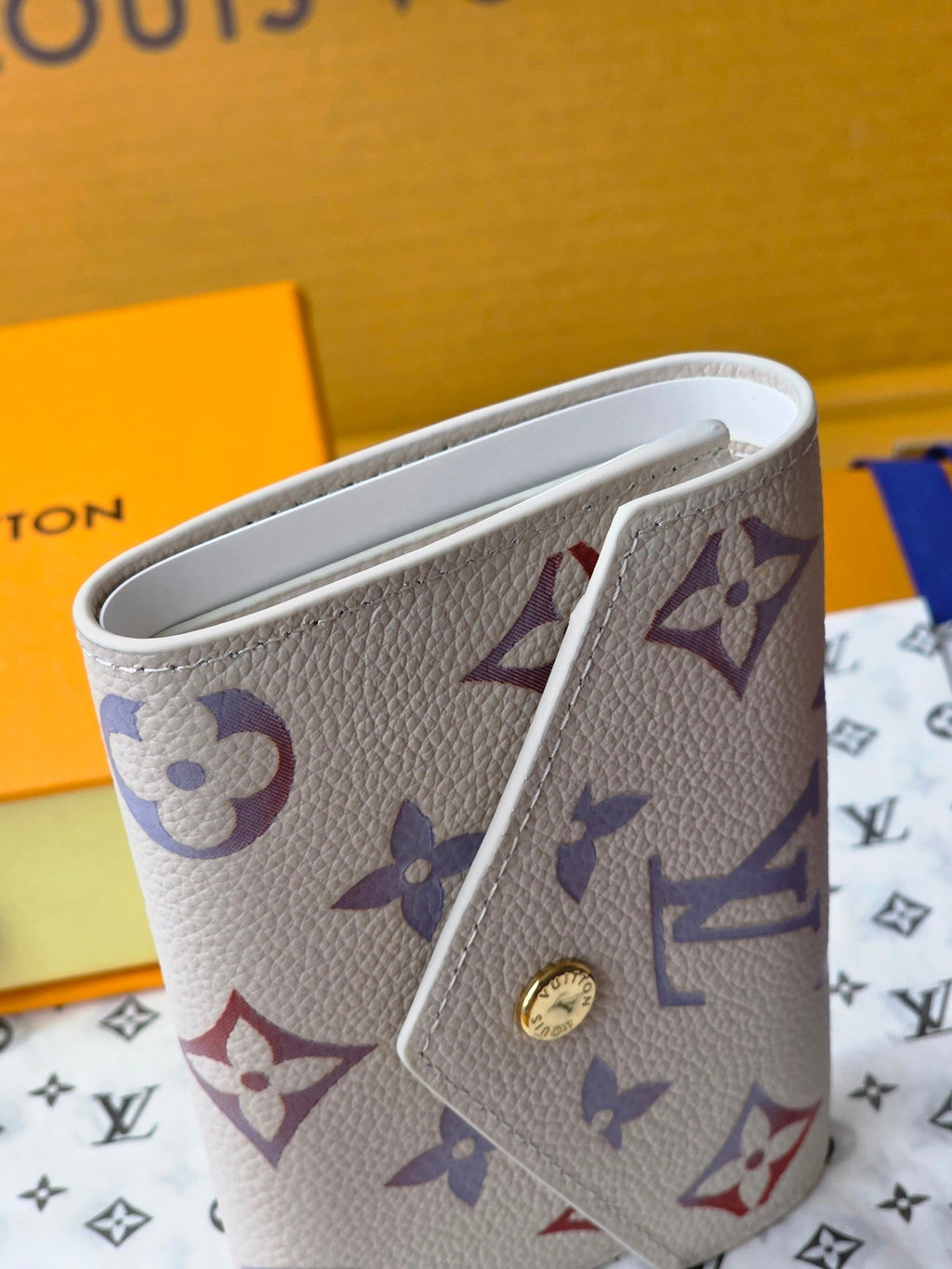 LV M25649 Victorine wallet Dream Beige Embossed Grained Cowhide - Light GHW