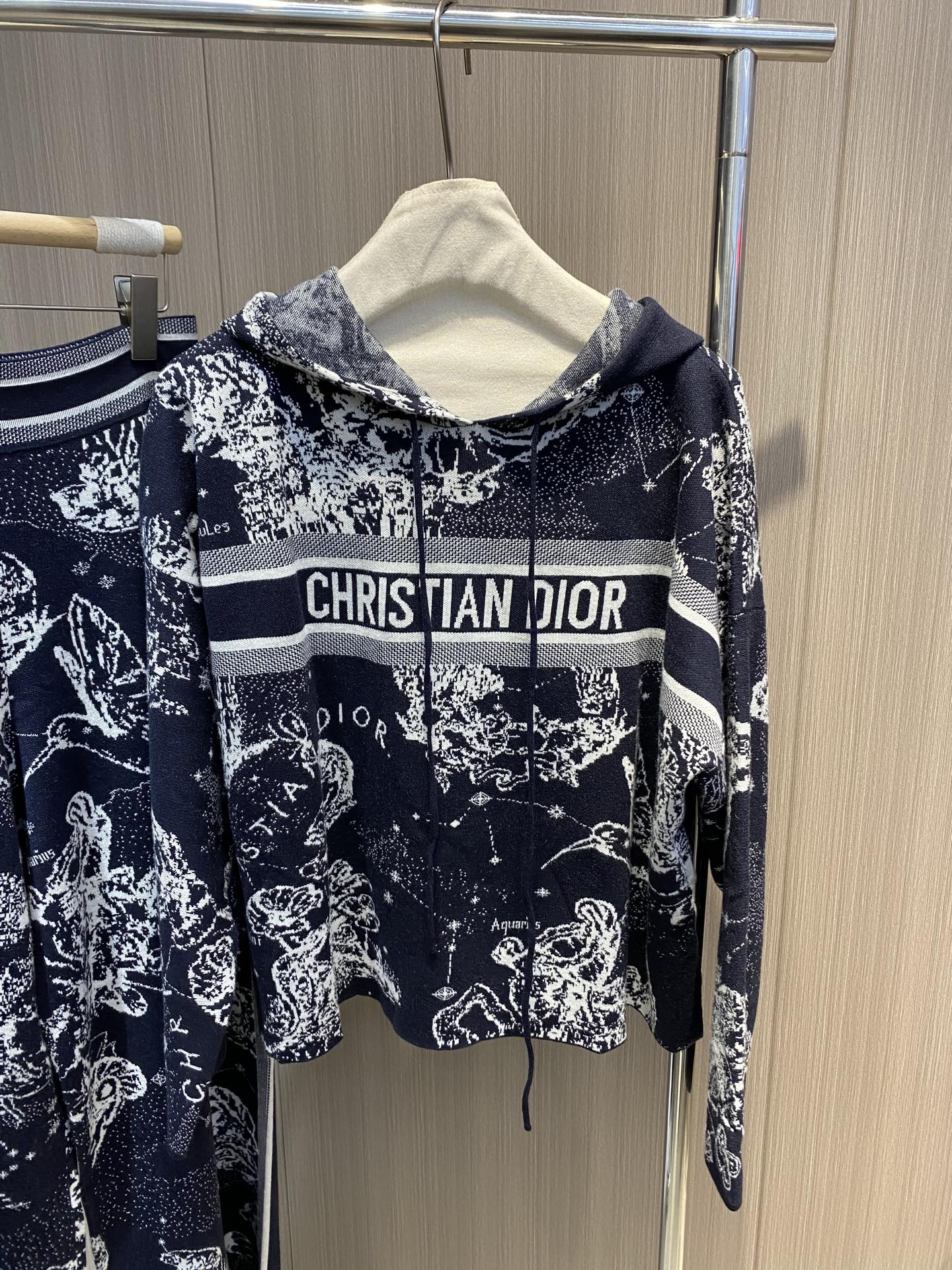 DIOR 25S HOODED SET STYLE 016