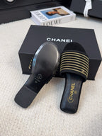 FLAT SLIDE IN BLACK SUEDE WITH GOLD CRYSTALS