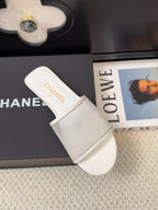 FLAT SLIDE IN WHITE MESH AND SUEDE