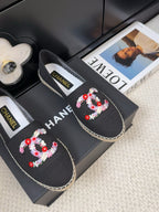 LOAFER IN BLACK CANVAS WITH COLORFUL LOGO