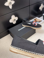 LOAFER IN BLACK CANVAS WITH COLORFUL LOGO