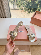 SLIDE SANDALS ATTACHED DIAMOND IN GOLD METALLIC LAMBSKIN